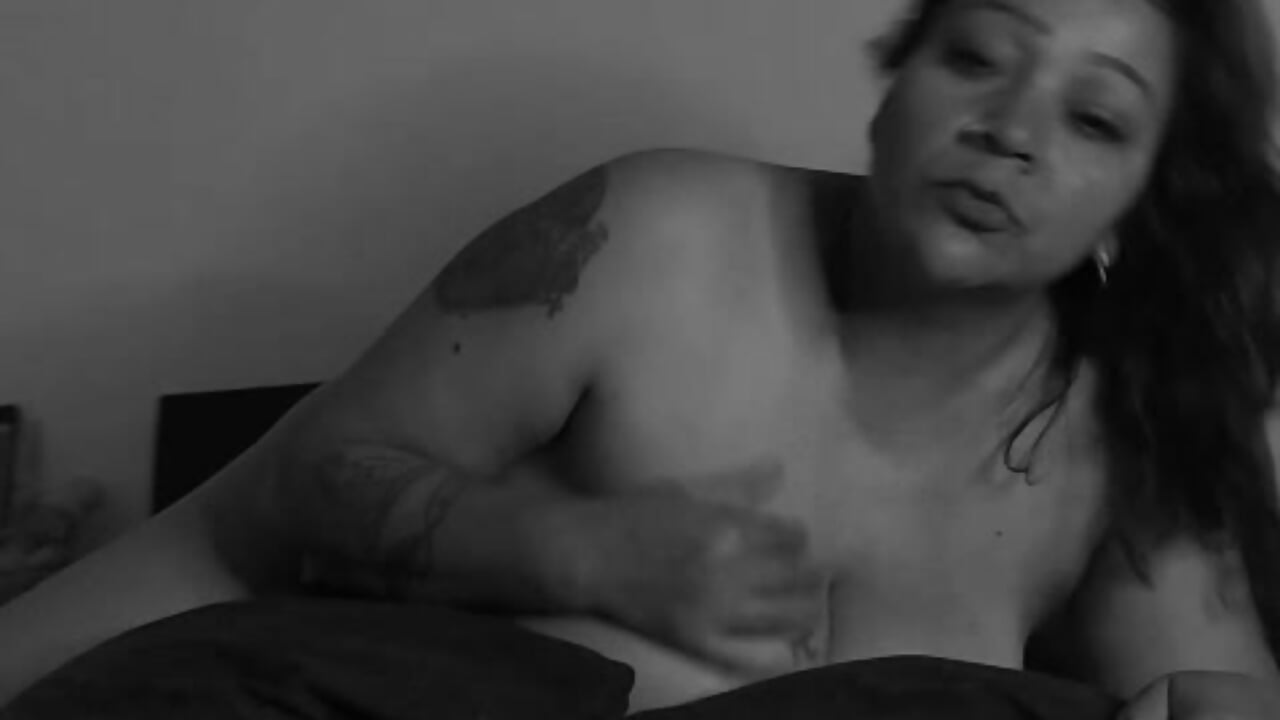 So Sexy 💕😈 - video by Naia_queen25 cam model