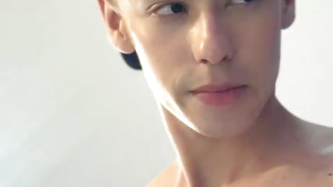 Hey there 🖤 - فيديو من SebastianReed_ موديل الكام