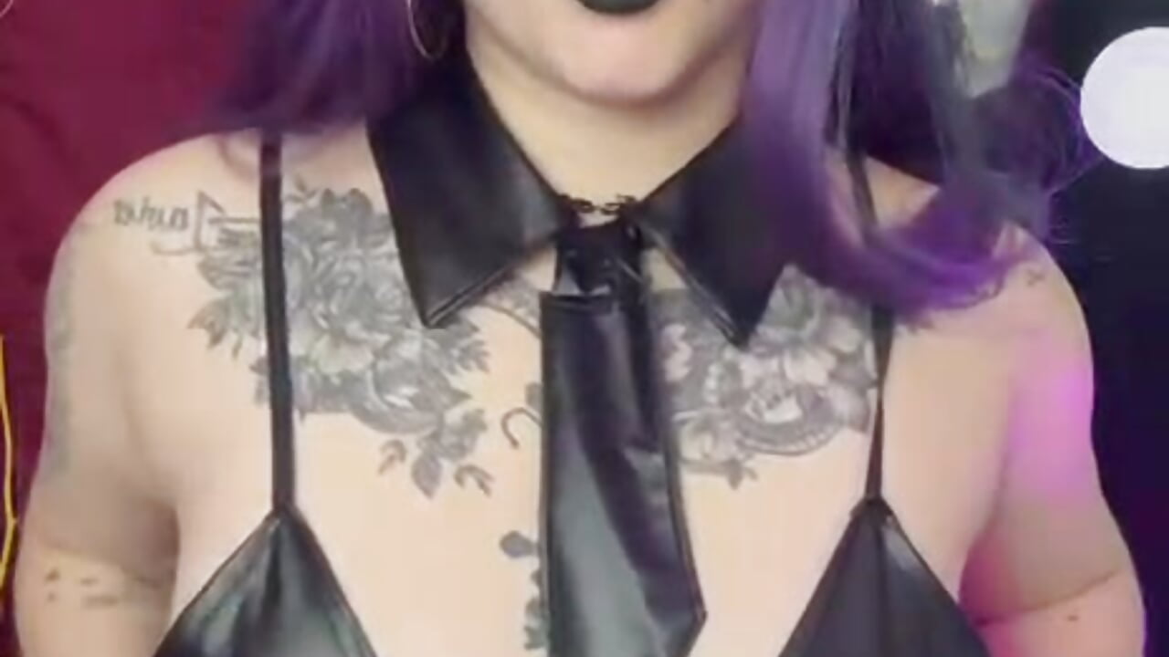 💜Come on in, temptation is calling you🔥💋😉 - סרטון של LilithDark666, דוגמן/ית מצלמה