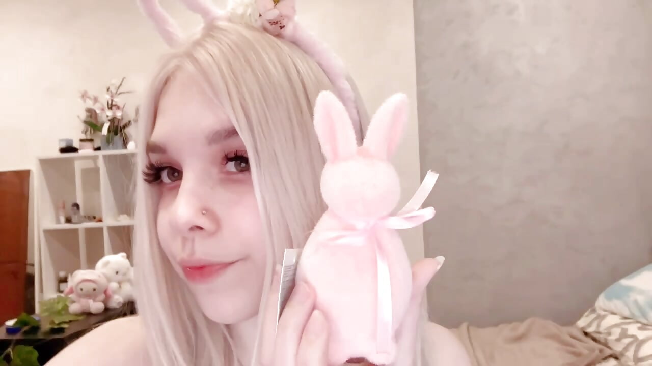 Easter^^ - відео від вебкаммоделі wifefluffy