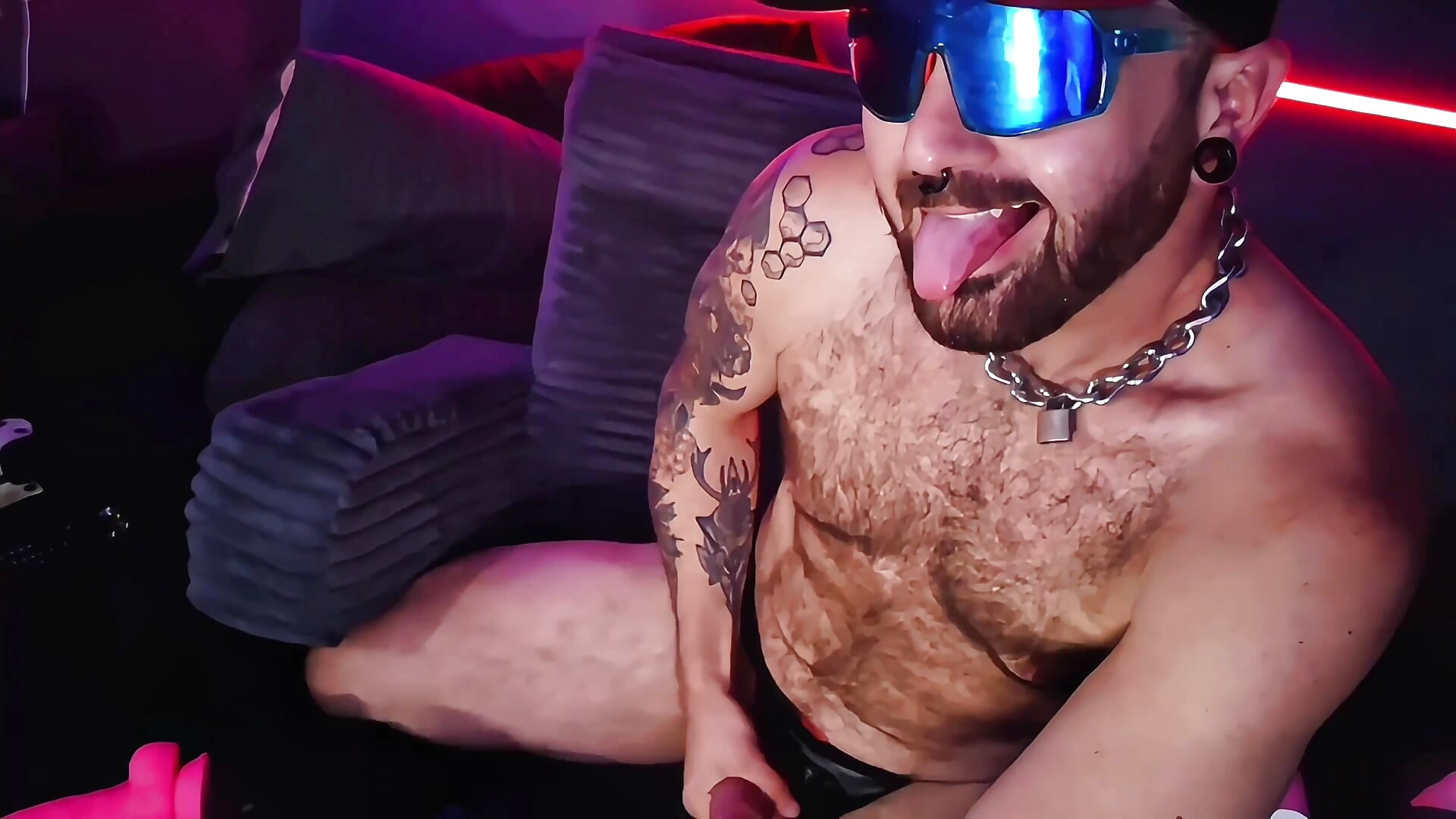 Isa Good Boy - clip cu Tucker_pdmax model videochat