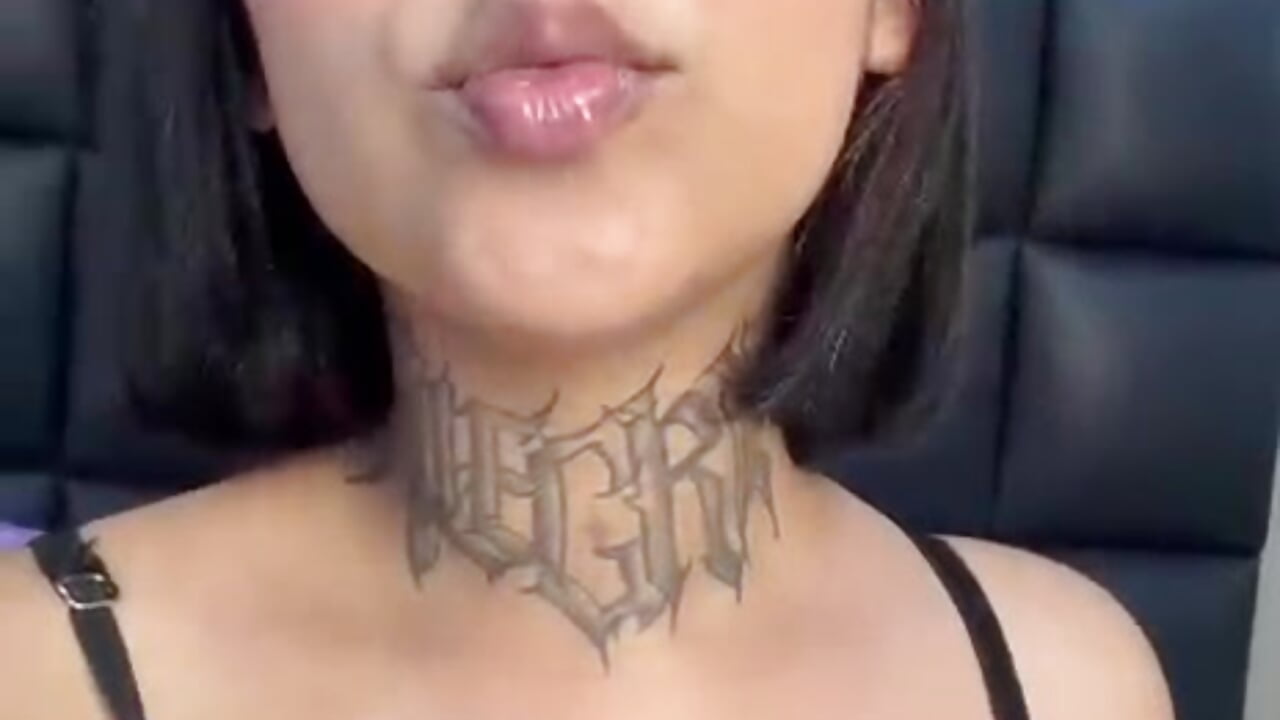 LET ME KISS U 😚🤩😘 - วิดีโอโดย lexy_cartier โมเดลแคม