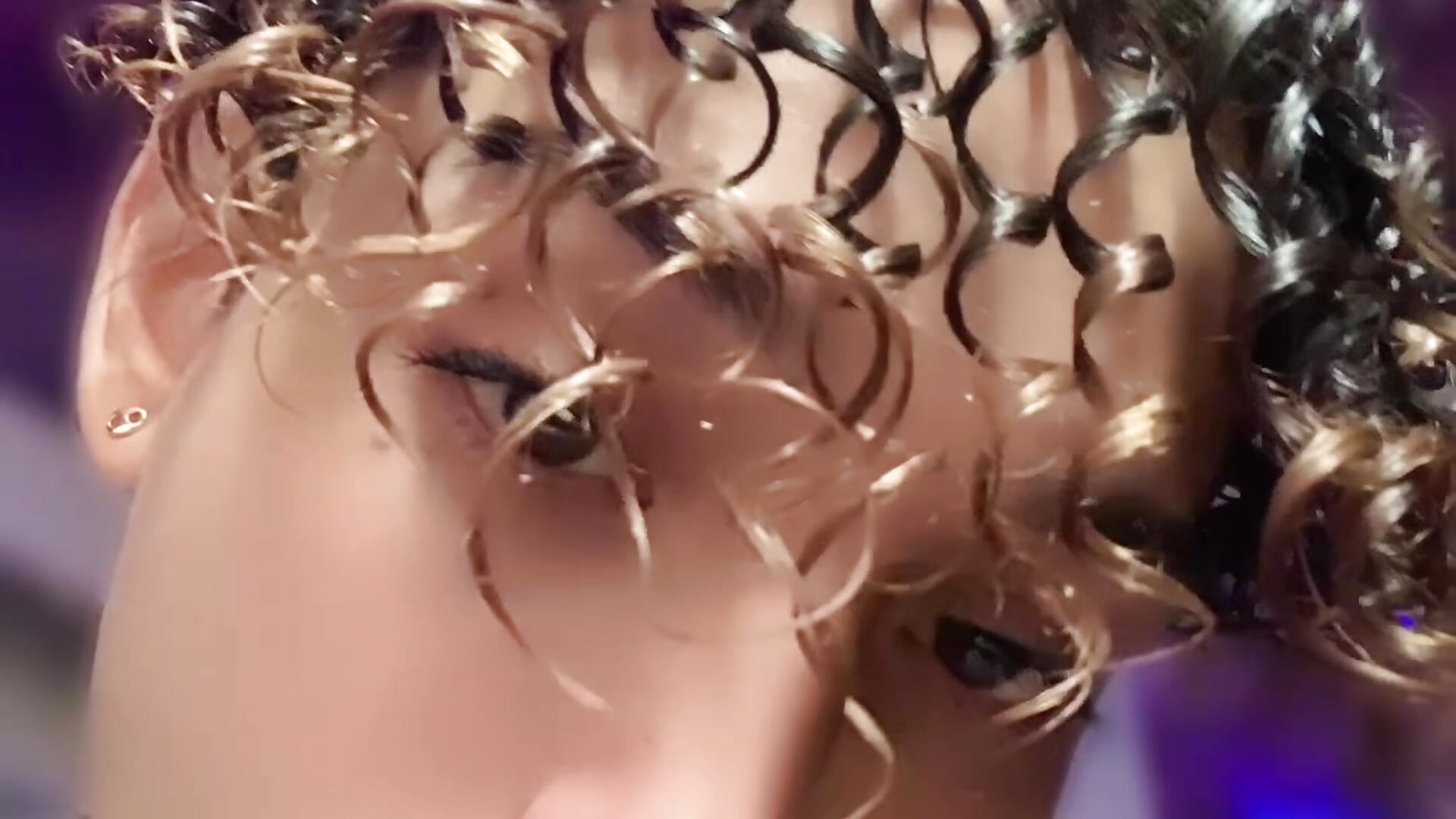 Nicky_Hot_21 kamerás modell  7604. kiemelt videója