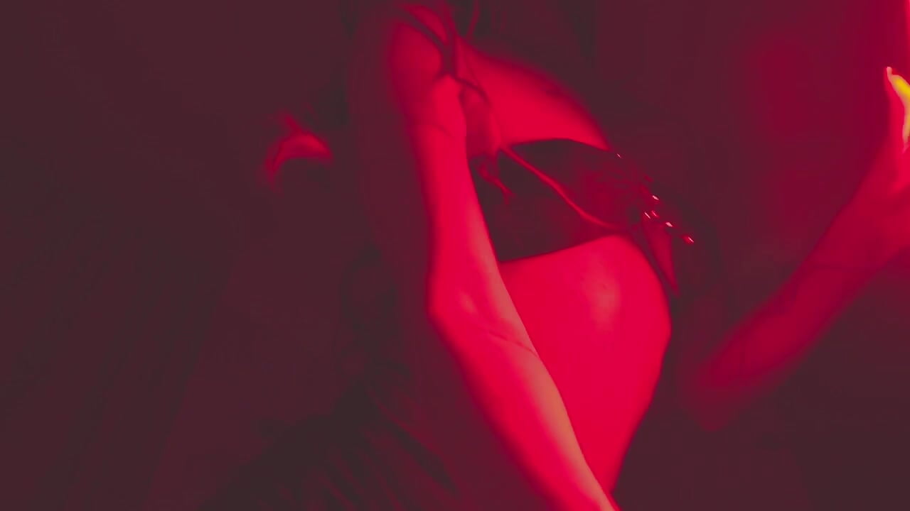 This video needs likes - video by SerenaWest_ cam model