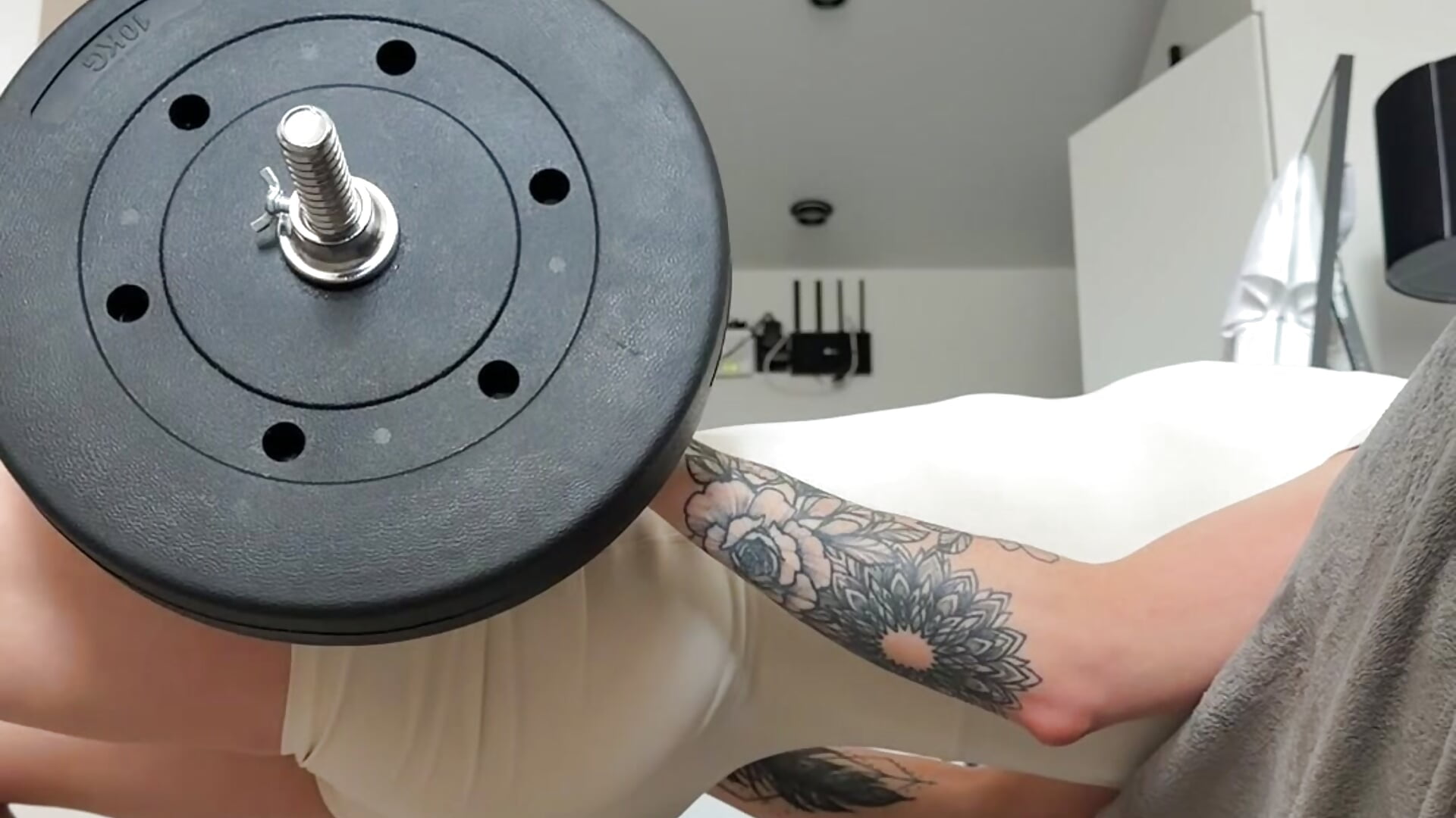 Home workout - video by kiraleo_ cam model