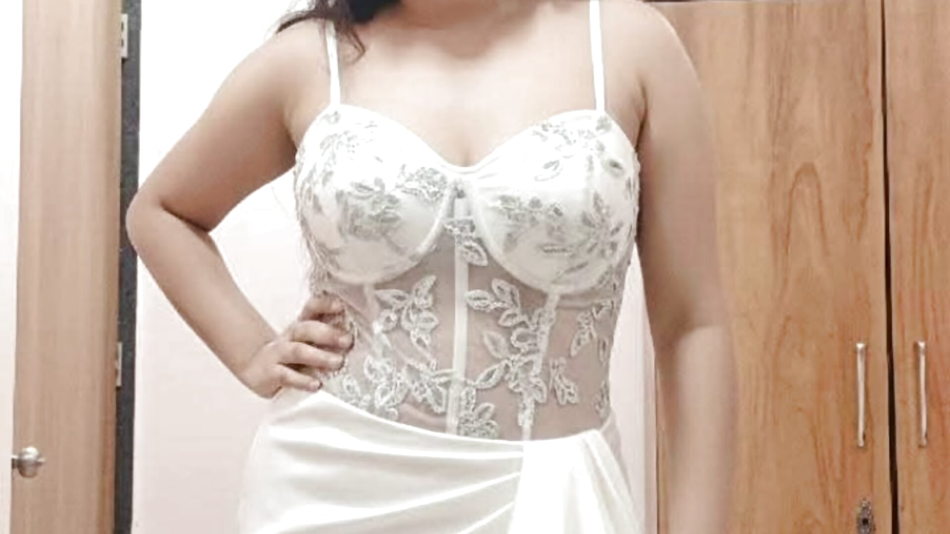 1000068471 - Video von PB_Aadi Cam-Model