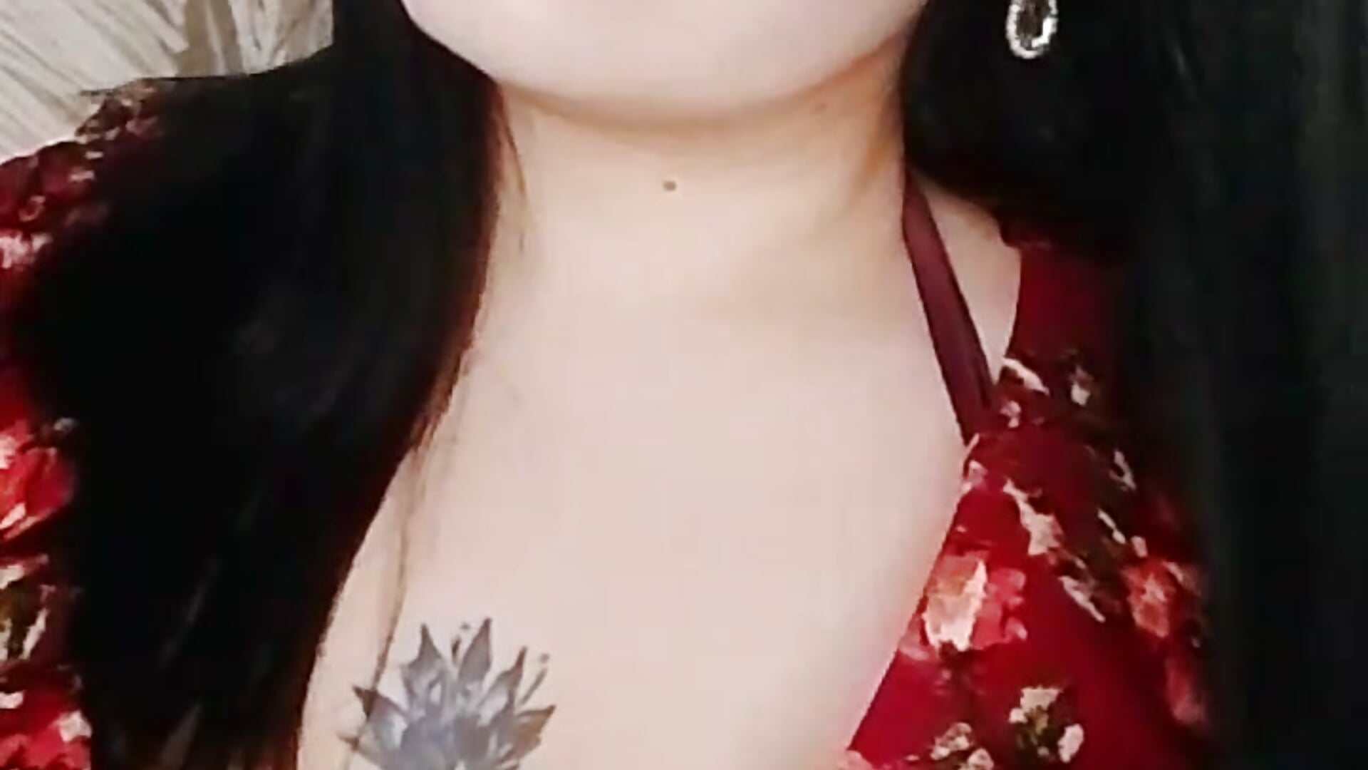 video5314622042790731802 - video by LollyVee cam model