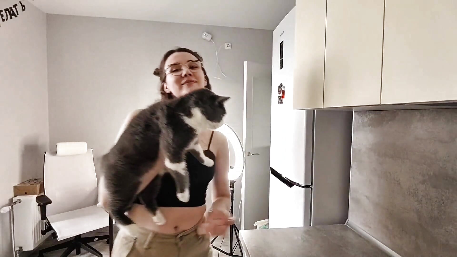 My cat Paw - clip cu LaritaTocchio model videochat