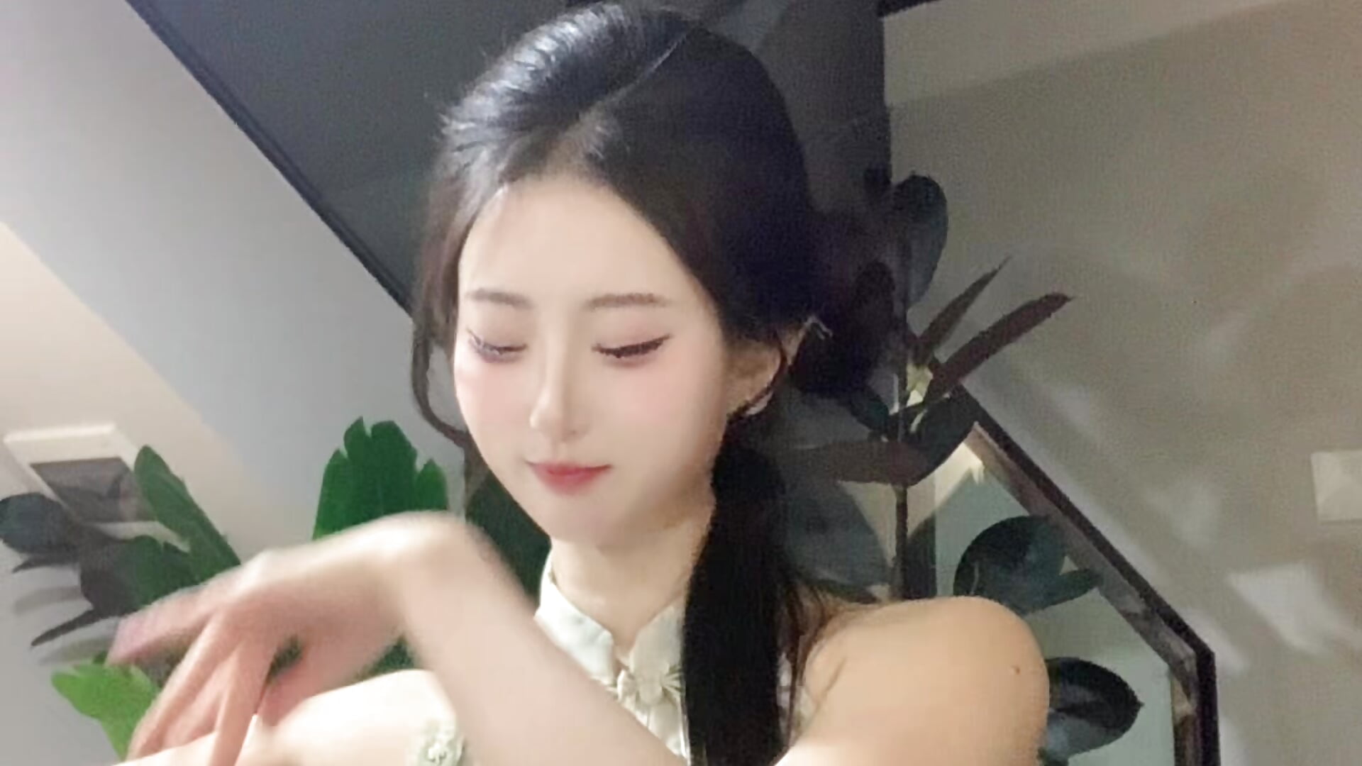 伊伊 - video by 1X-yiyi cam model