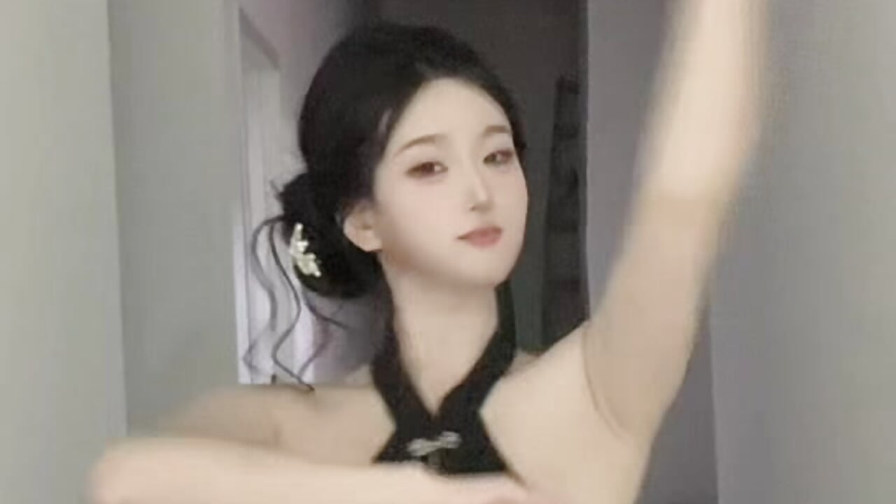 伊伊 - video by 1X-yiyi cam model