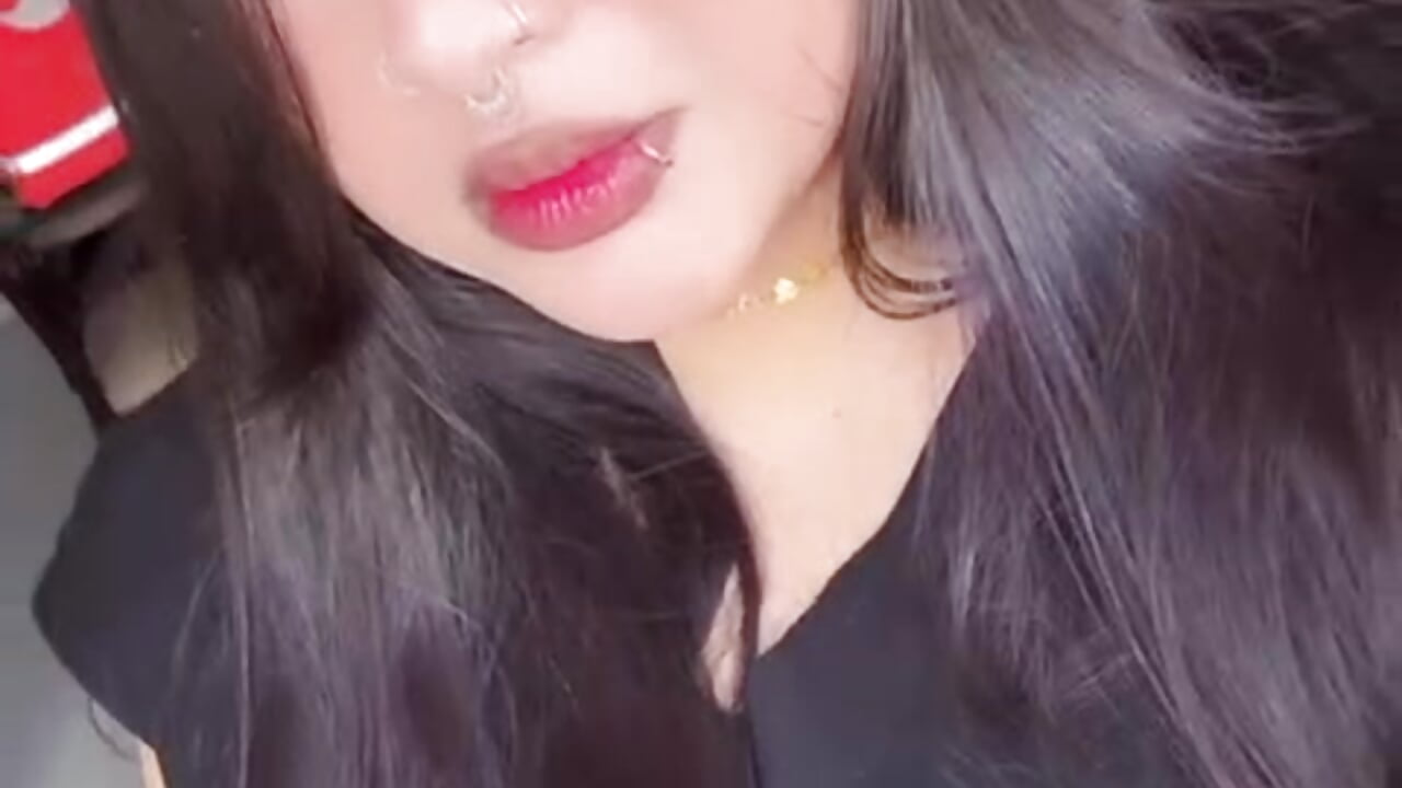 Me 🖤 - ক্যাম মডেল EvySecretX-এর ভিডিও