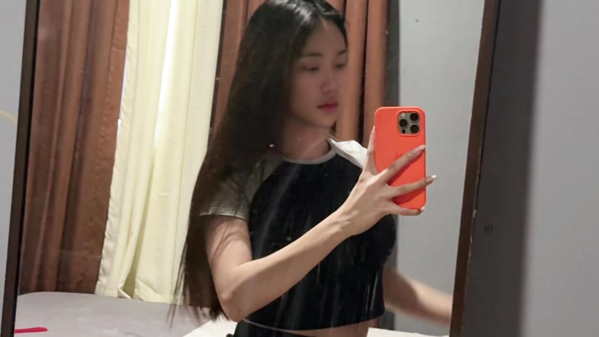 v14044g50000d7518mnog65qq5devgt0 - video av LadyLunacy cam-modell