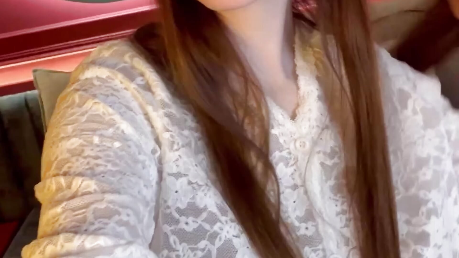 Look at me closely－カメラキャストのLesleyBorchの動画