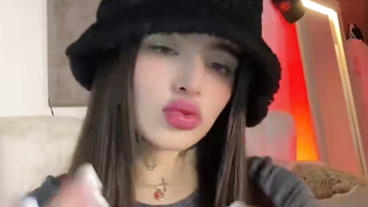 🖤 - video by angelinesmith_ cam model