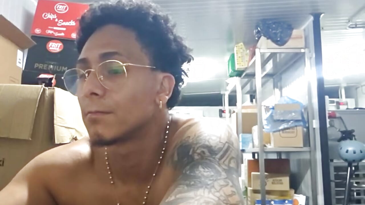 💦💦🙄😬🥵🥵 - Video von YessLaEsencia Cam-Model