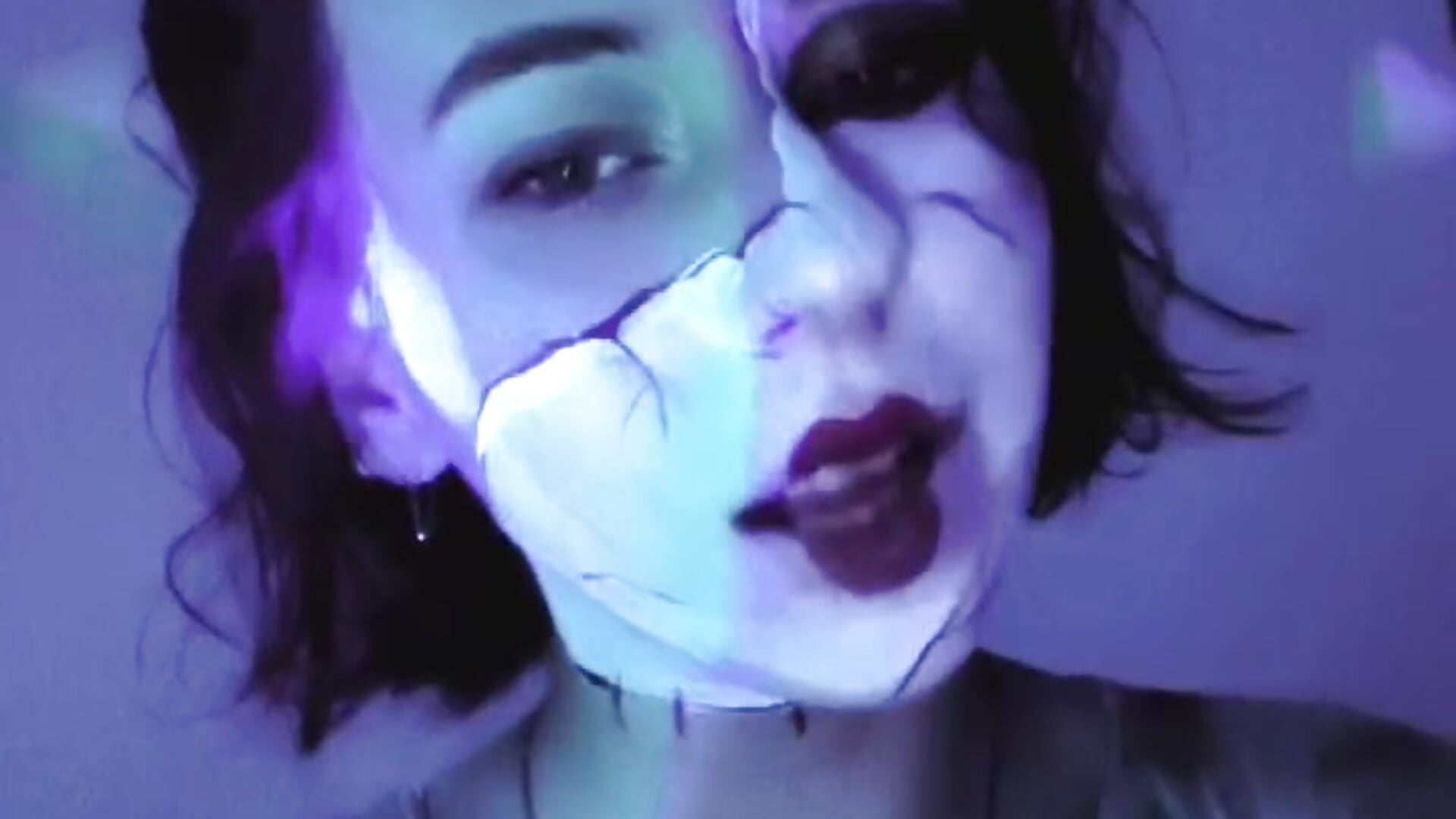 Play With Me - video by CowledPharos cam model