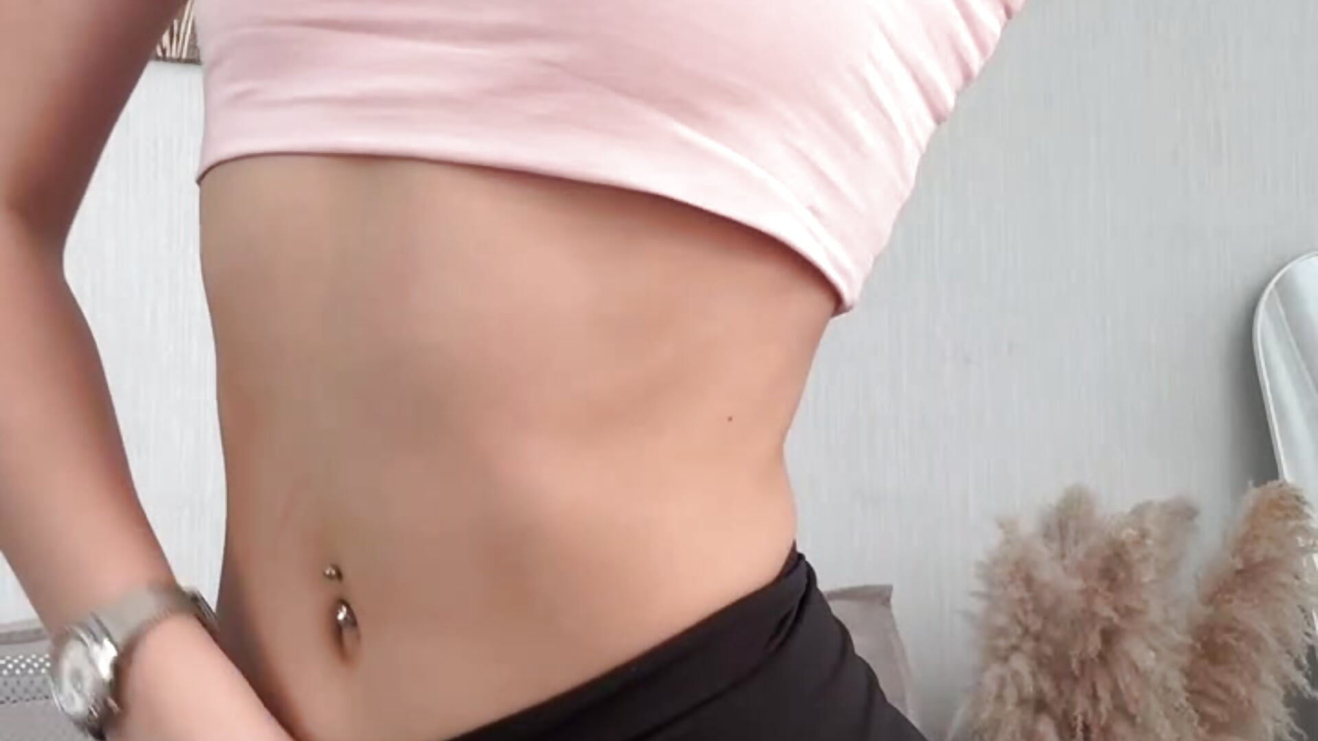 my beautiful belly and piercing - video di Sofa_Vleifo modella di cam