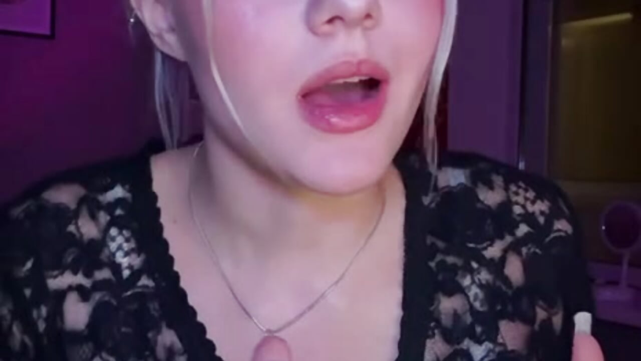 Just life as it is — real, warm, and beautiful 💛 - clip cu MargretBurse model videochat