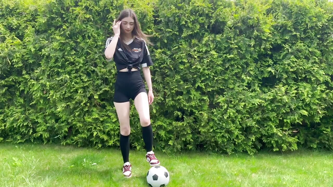 Your favorite football fan - clip cu MilaLick model videochat