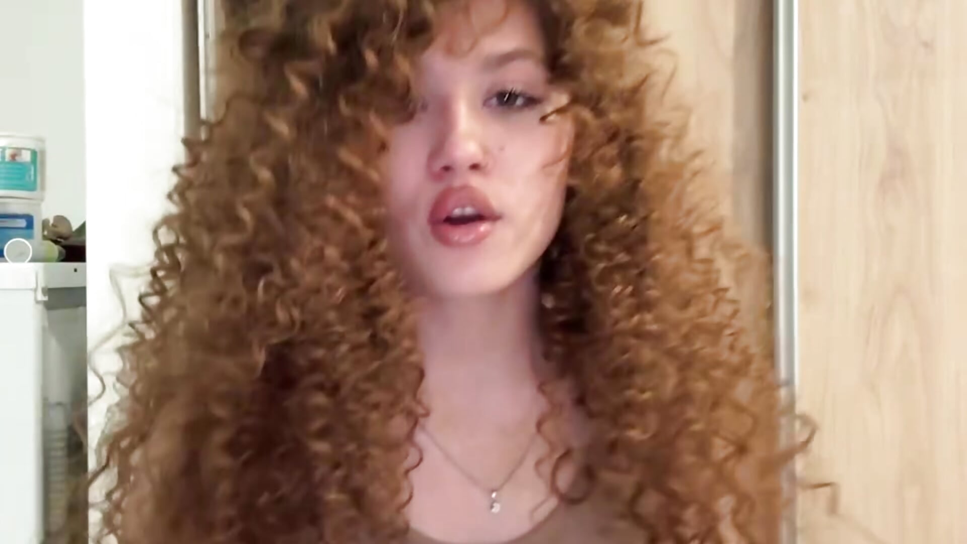 Just flex hihihi - vídeo de VanVanVibe modelo de câmara