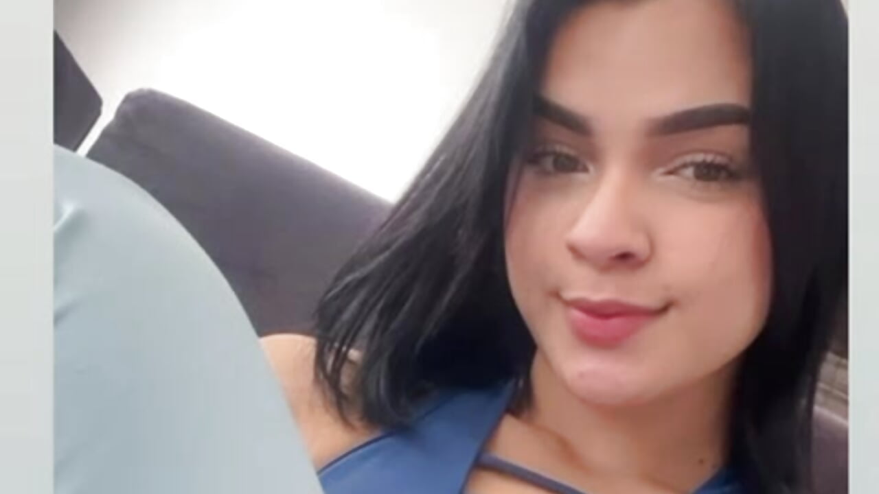 👀👋🏻👑 - วิดีโอโดย Emily_Flame โมเดลแคม