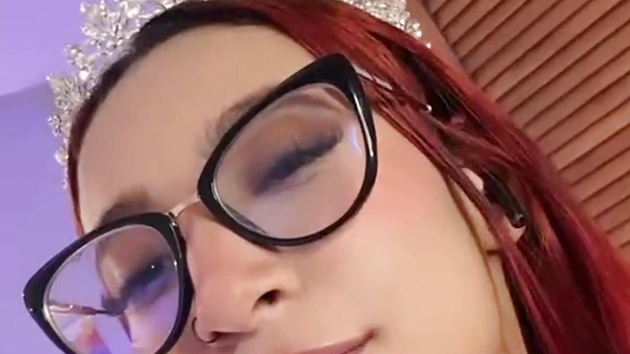 Being a princess 👑 - Vídeo de VioletWinters, modelo de vídeos