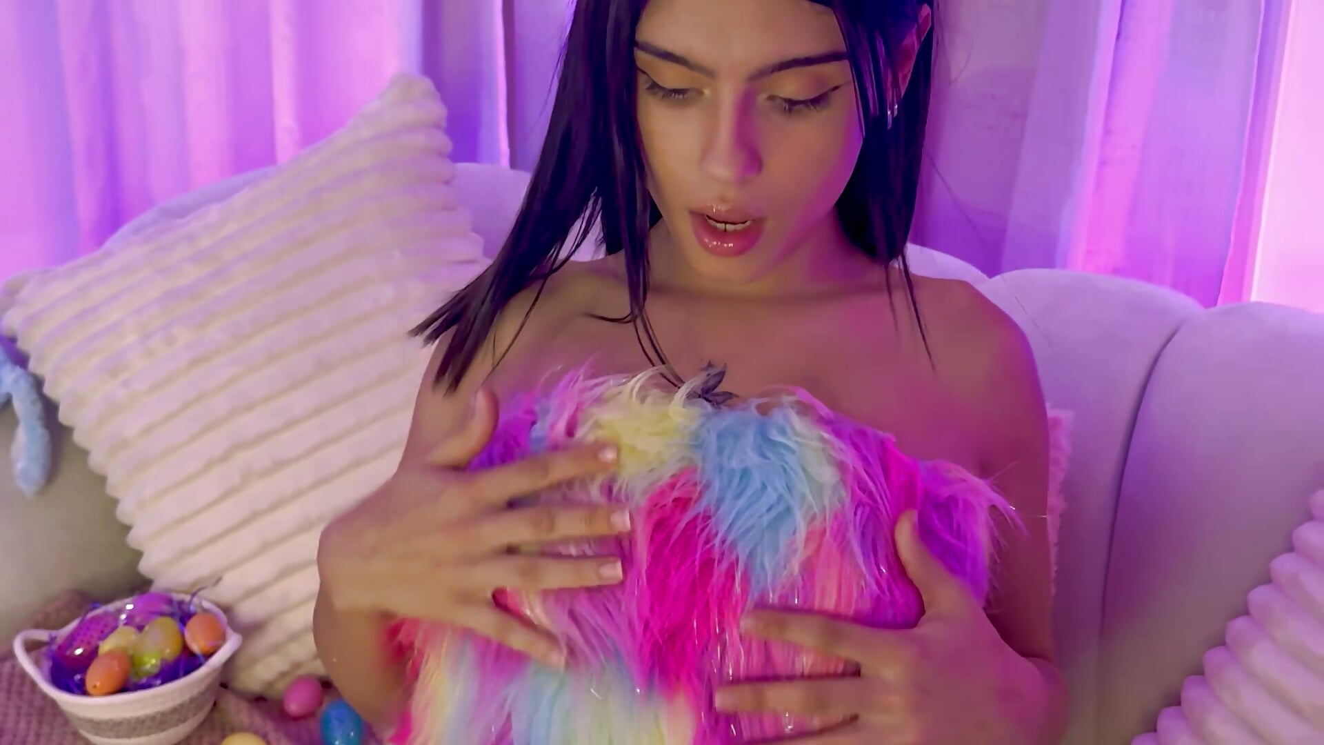 Happy Easter - วิดีโอโดย NAOMI_SHAW โมเดลแคม