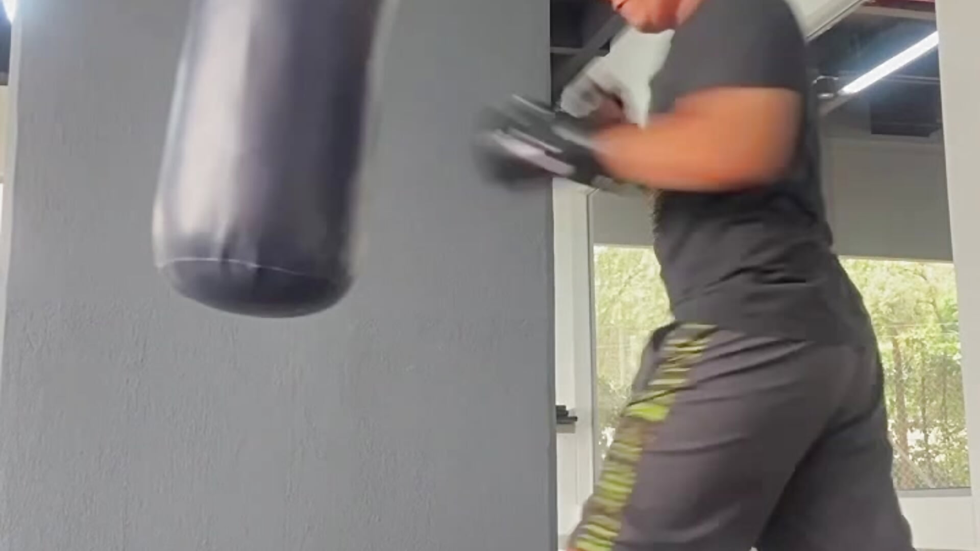 Gym time 💪🏻 - video by Max_Parkerr cam model