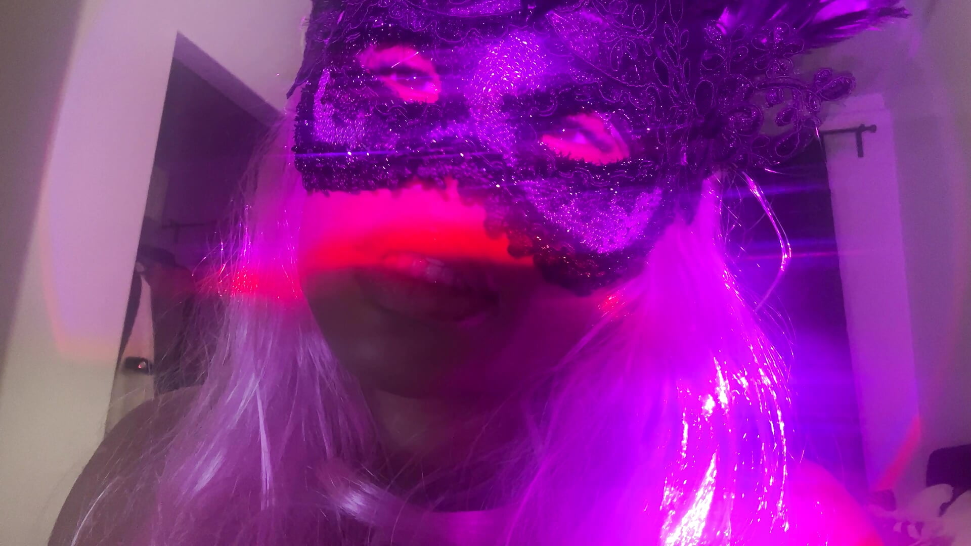 Come in - video di honeycoatedluv modella di cam