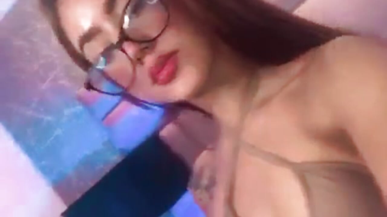 （*゜ー゜*） - video by liliiangomez_ cam model