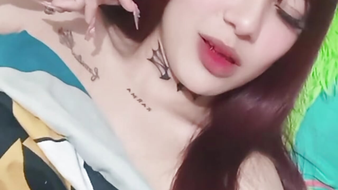 hi ♥ - video by soy__jessica cam model