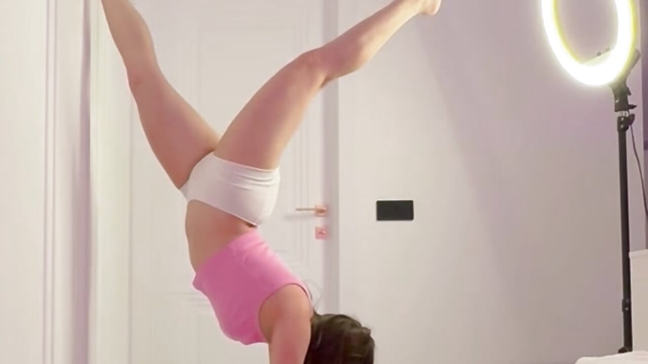 Trying to cheer up - video by MeganStrane cam model
