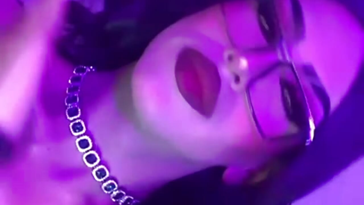 Vídeo em tendência de modelo na câmara ambervalentineCS 1495