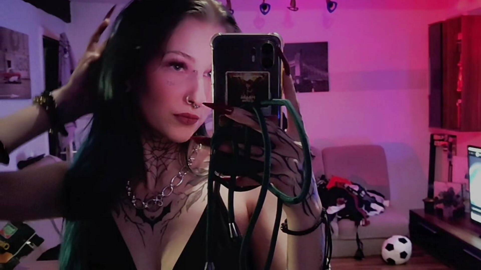 🦇 - video di BlueVelvetBat420 modella di cam