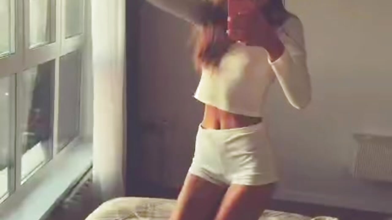 I love dancing 😘 - video by SookBurdin cam model