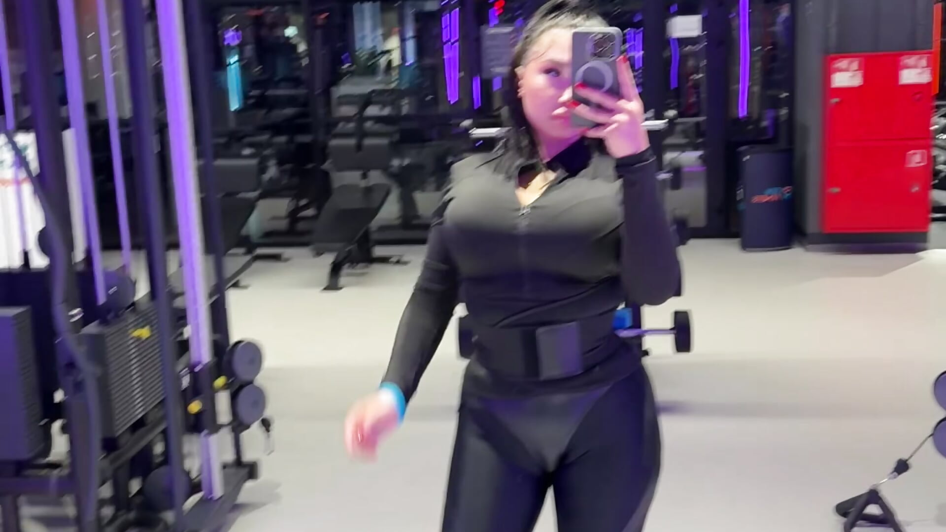 💪🏼🏋️ - סרטון של LaaadyDaaamn, דוגמן/ית מצלמה