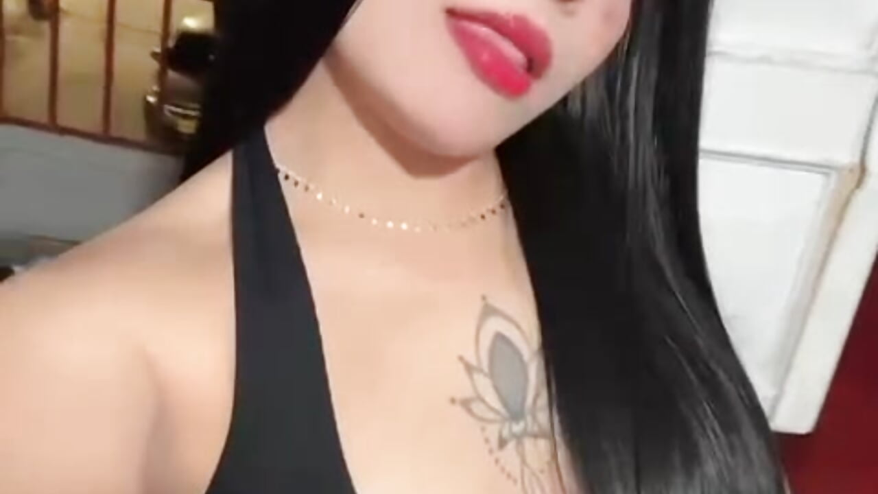 Follow - video di nicole_fiire modella di cam