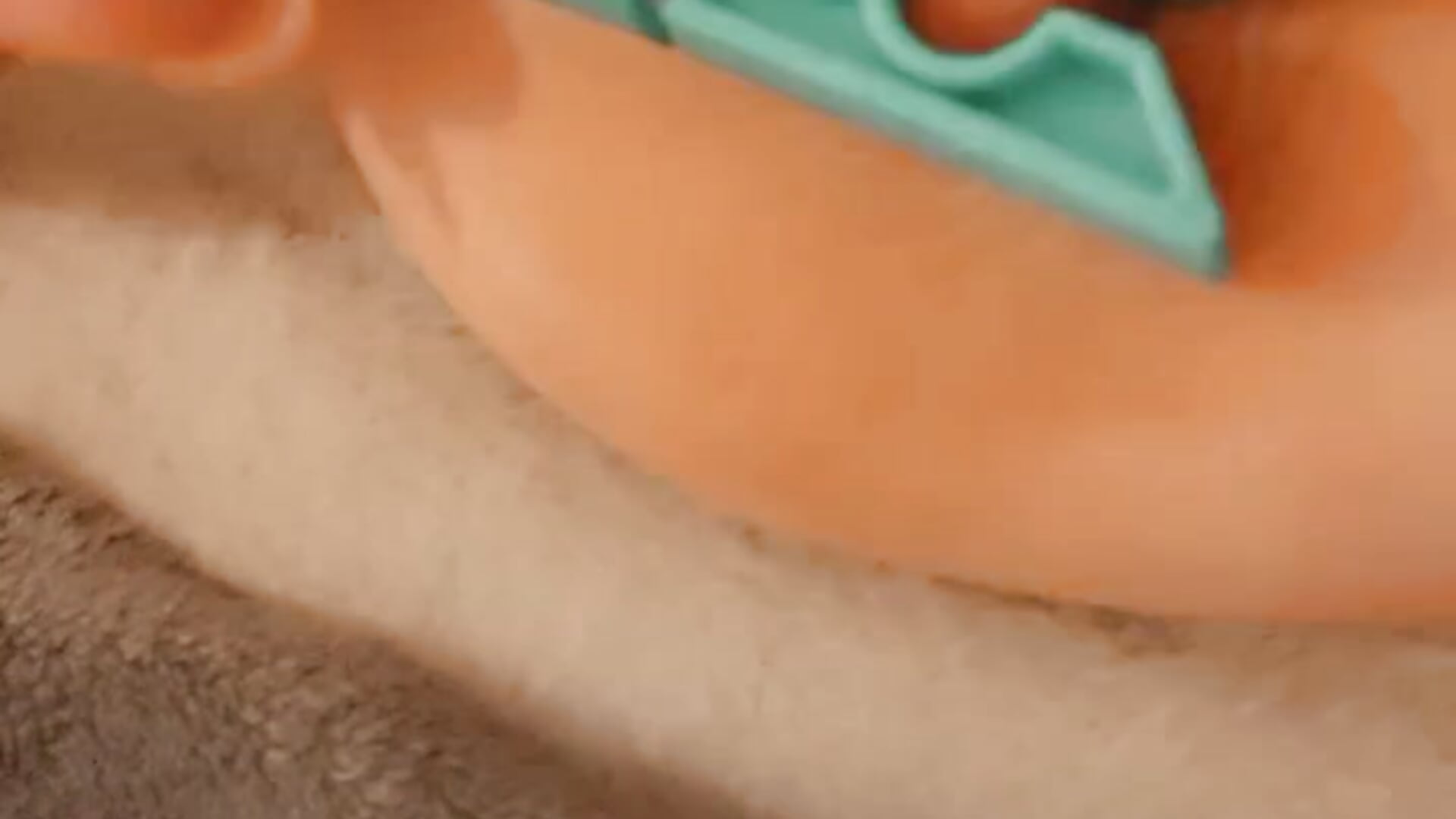 Pince a linge teton🥵🥵 - video oleh model kamera emiliecurvy83