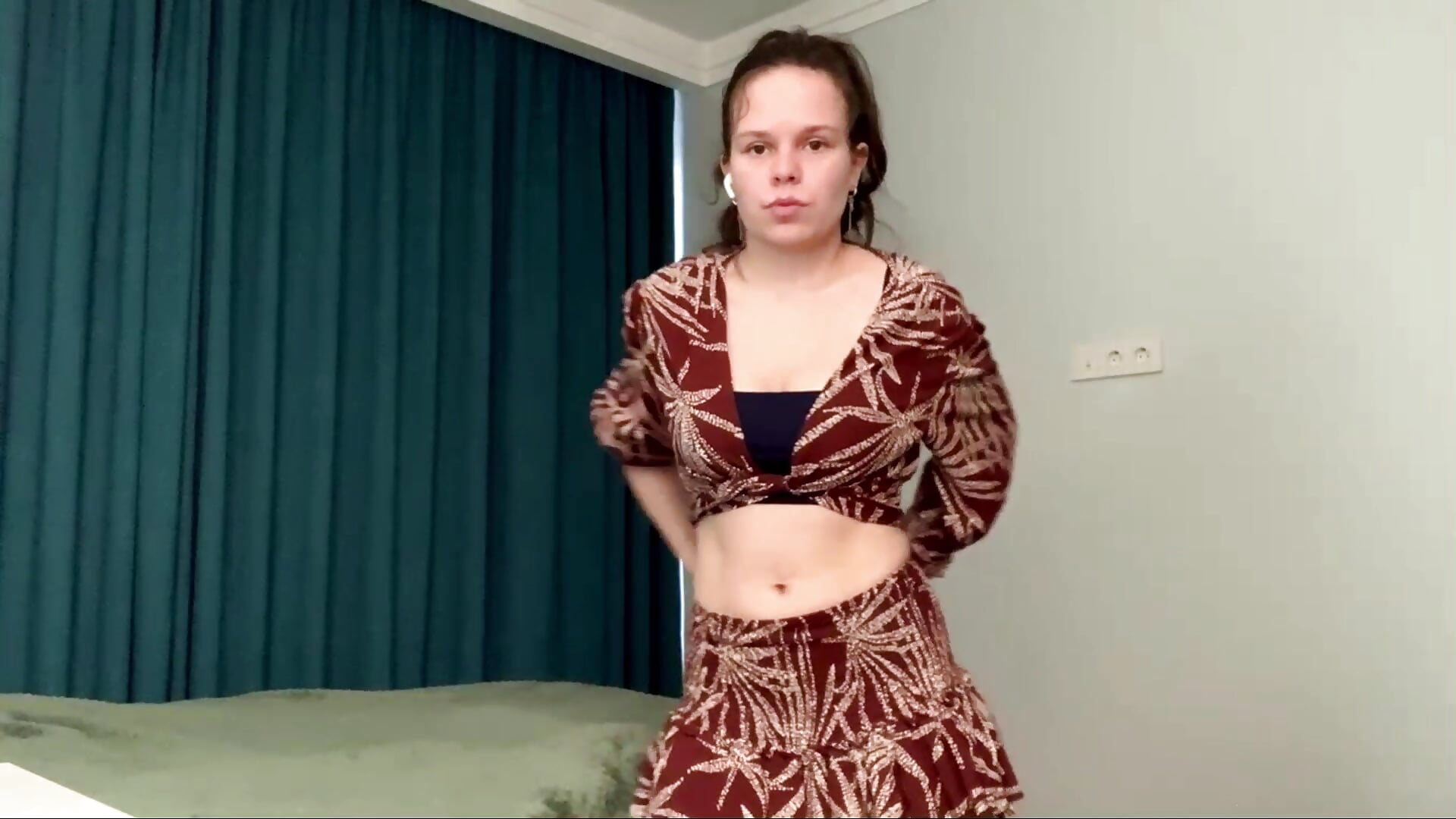 just me dancing :3 - TonaHudman 캠 모델의 동영상