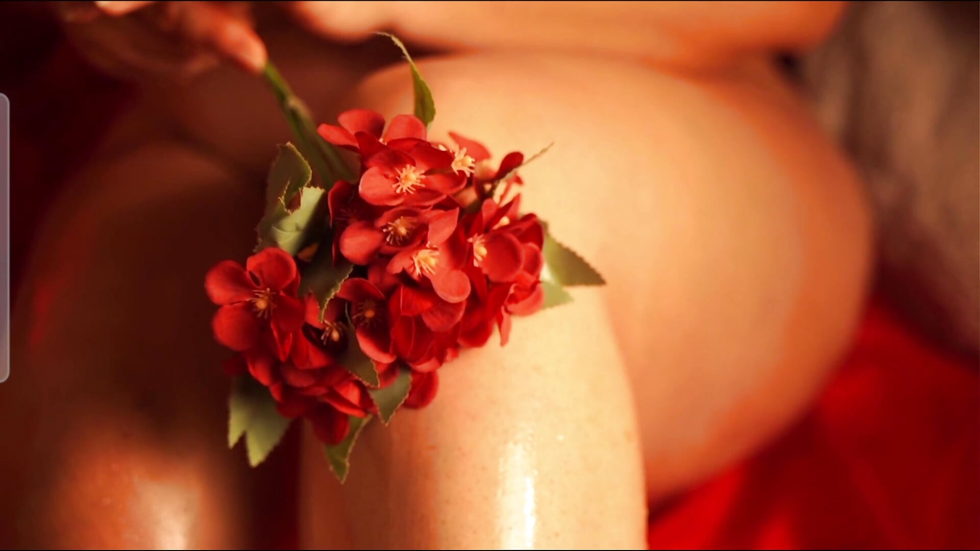 Llick me slowly - video by laurabassii cam model