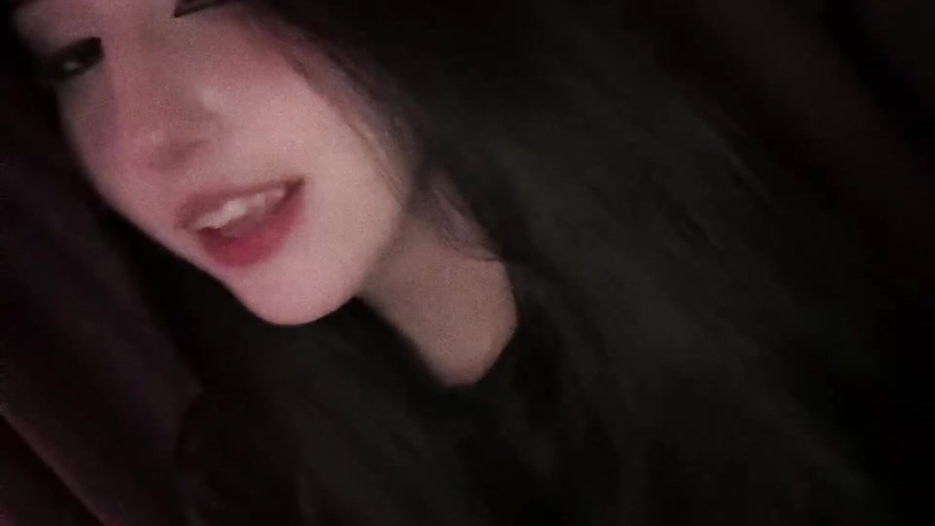 hehehe >< – video od webkamerové modelky Nymphorina