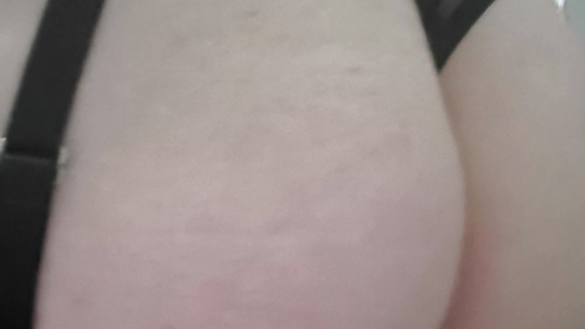 Mostrando la colita 🍑😏 - video by Lupexxx69 cam model