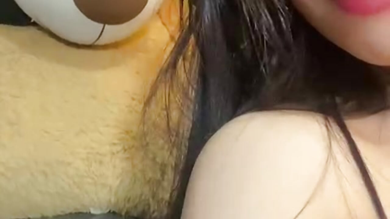 Do you also like my teddy bear?❤️ – video od webkamerové modelky greeta_chars