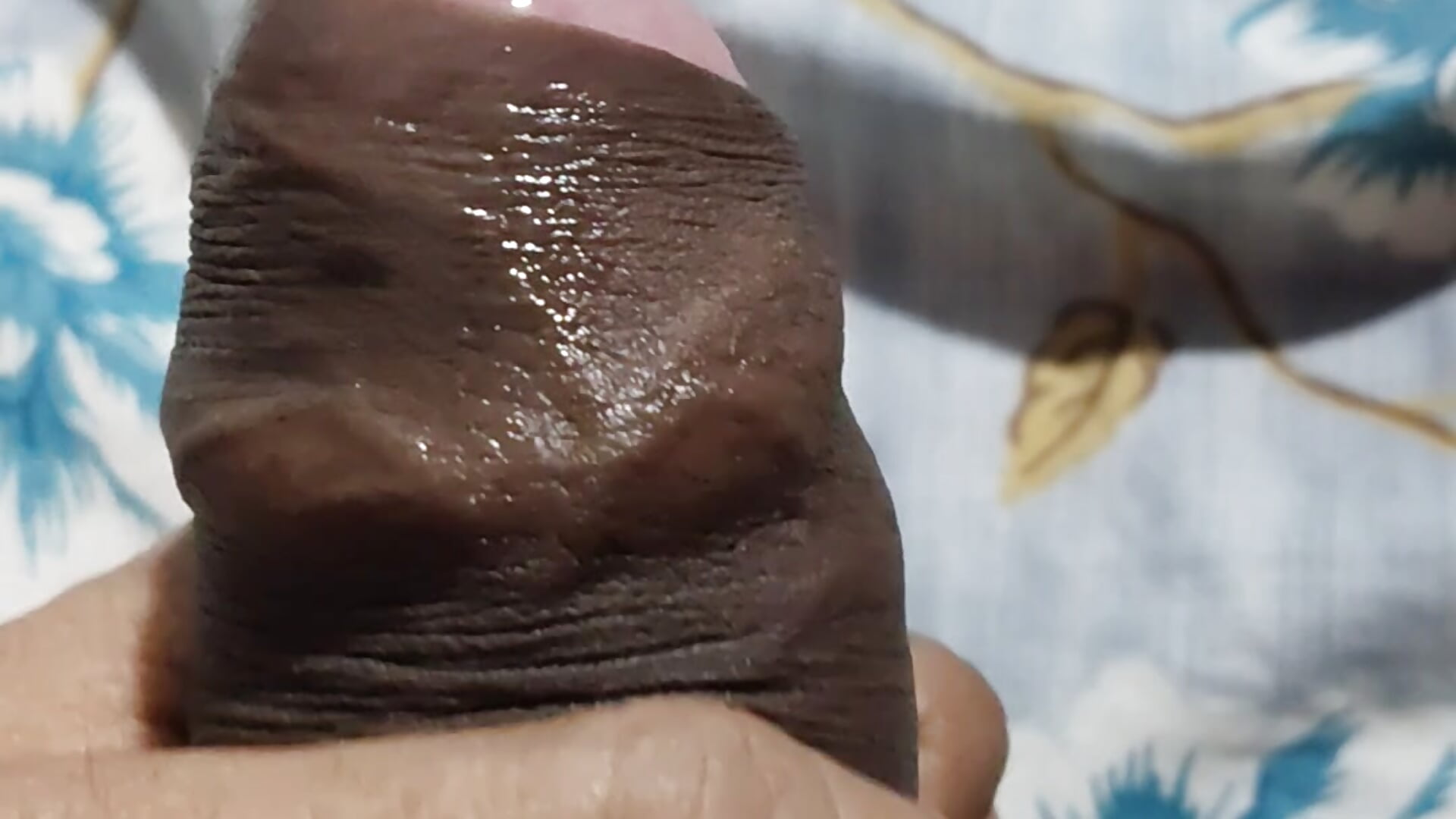 Pre cum while watching a X short video - βίντεο μοντέλου TaisonXO