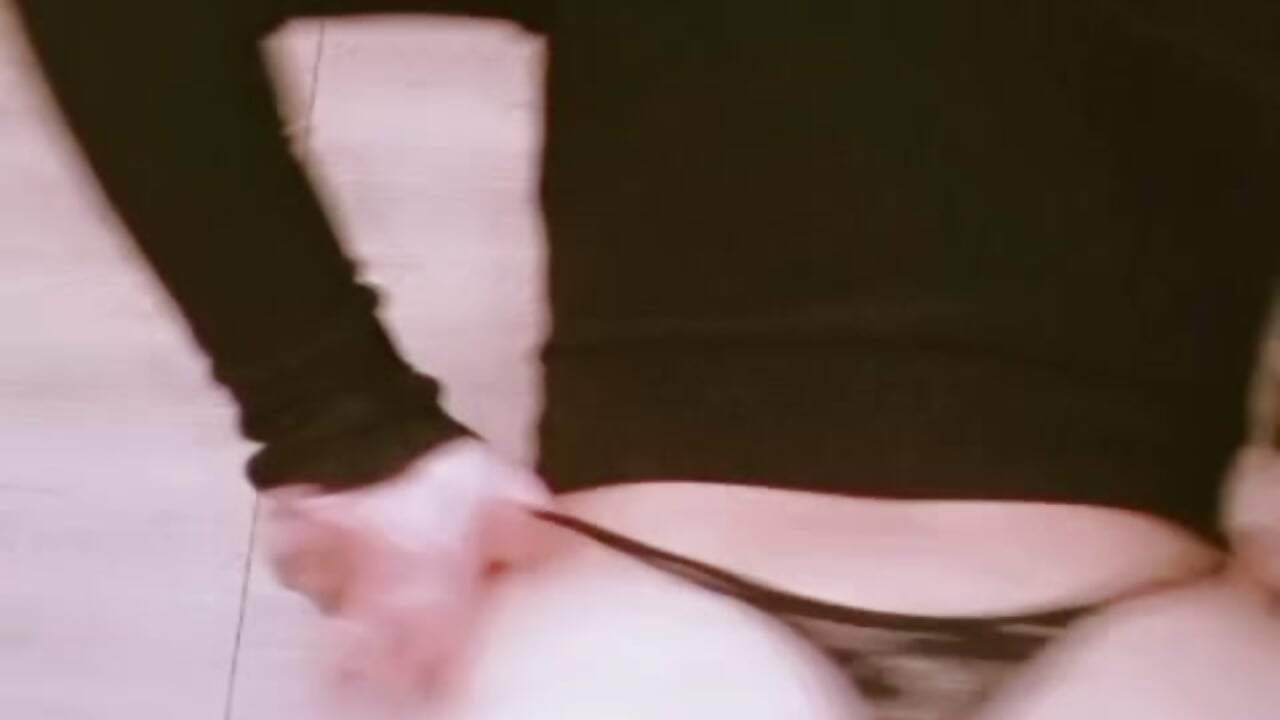 "I think about seeing you again... and I get excited just imagining what we will do." ✨🌷 - video av Milly_1_x cam-modell