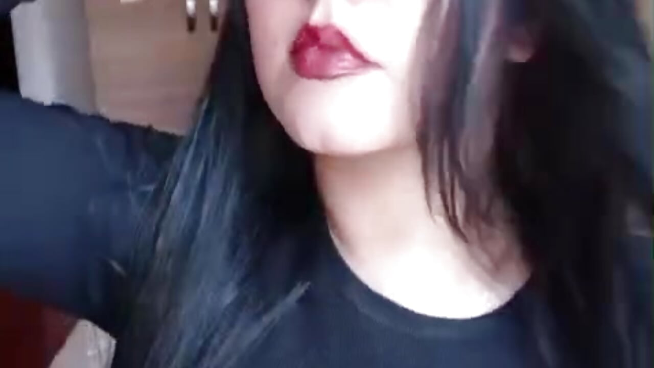 I want to be the reason for your smile... and maybe for other of your sighs.💘 - video Milly_1_x kameramallilta