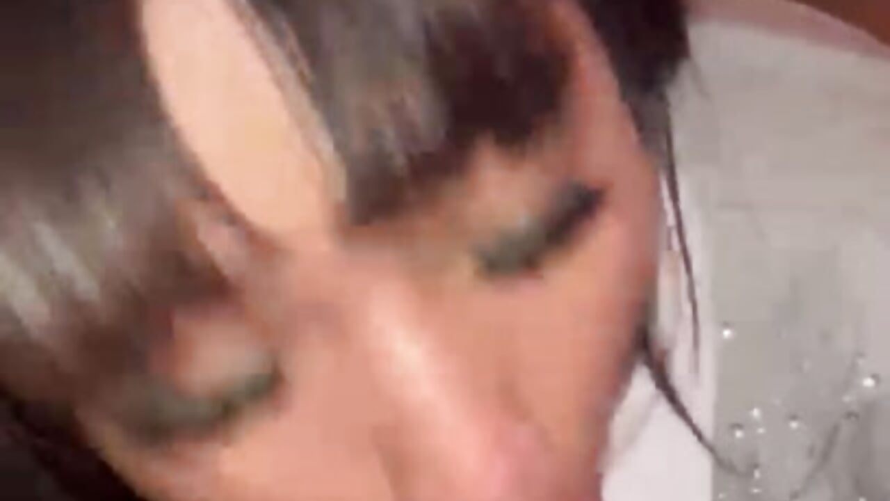 SUCKING GIRL