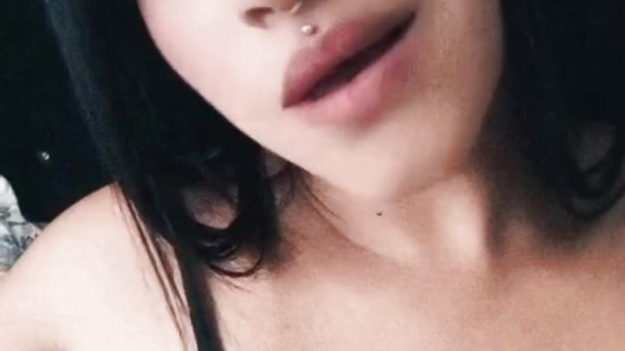 love - video di CatalinaPetite_ modella di cam