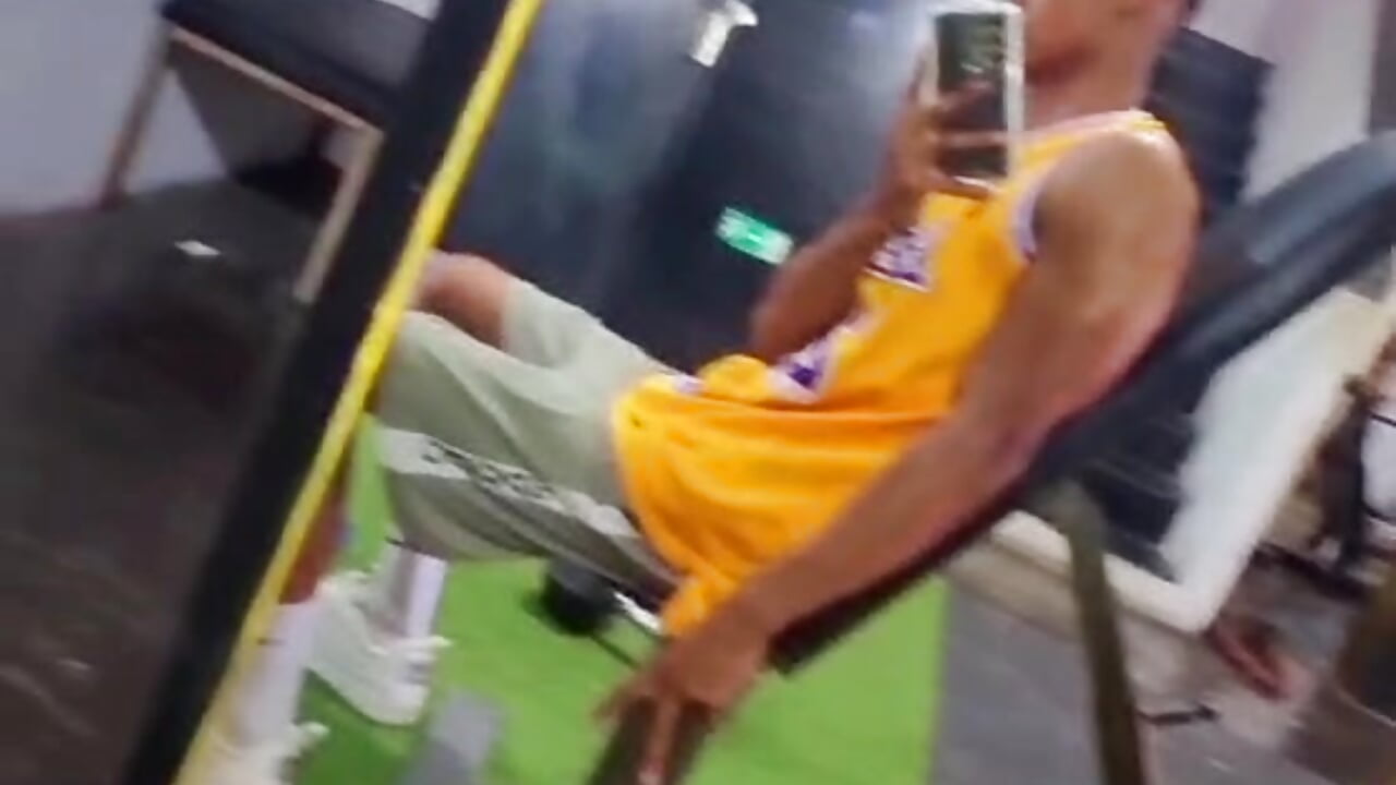 Training In The Gym – video af tom_strong1 cam-model