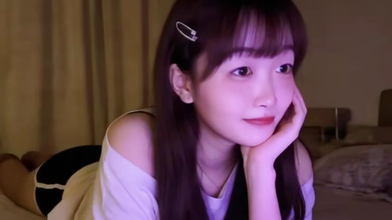 246 - video by Xiaowei08 cam model